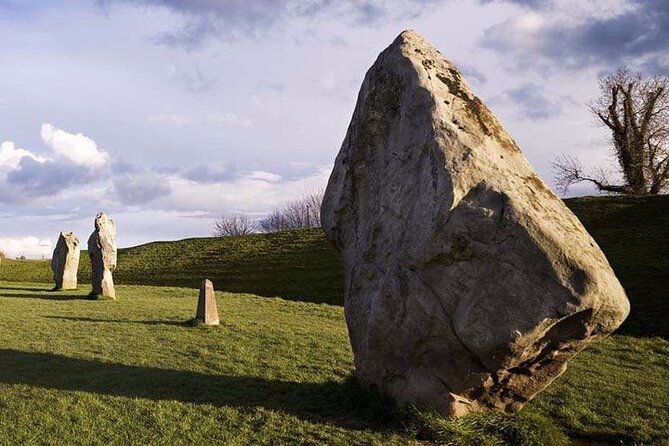 private-archaeologist-led-stonehenge-salisbury-and-avebury-tour