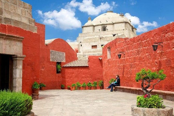 private-arequipa-city-tour-juanita-museum-santa-catalina-and-colonial-suburbs