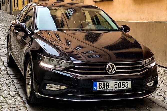 private-arrival-transfer-by-limousine-31pax