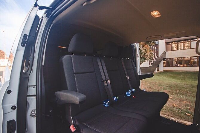 private-arrival-transfer-by-minivan-mercedes-vito-81pax