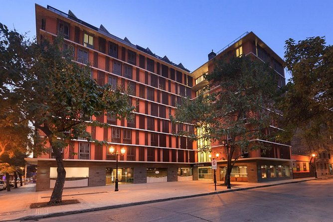 private-arrival-transfer-from-airport-to-hotel-in-santiago
