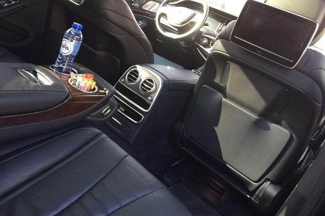 private-arrival-transfer-from-brussels-airport-to-bruges-with-business-car