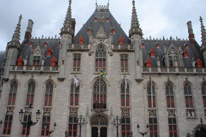 private-arrival-transfer-from-brussels-airport-to-bruges-with-business-car