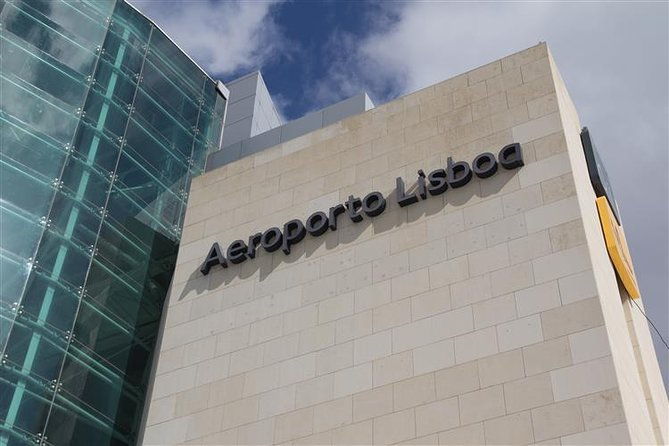 private-arrival-transfer-lisbon-airport-to-several-destinations-in-portugal