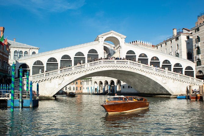 private-arrival-transfer-venice-train-or-bus-stations-to-venice-hotels