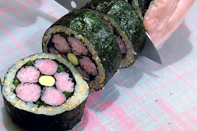 private-art-sushi-roll-class-in-kyoto