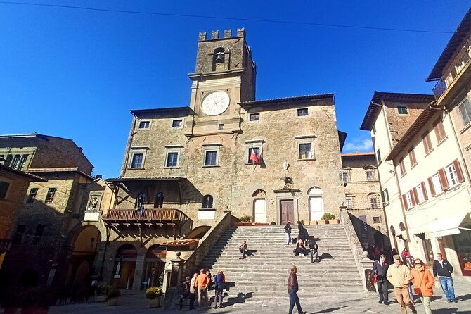 private-art-wine-tour-in-cortona-montepulciano-with-lunch-2-wine-tastings