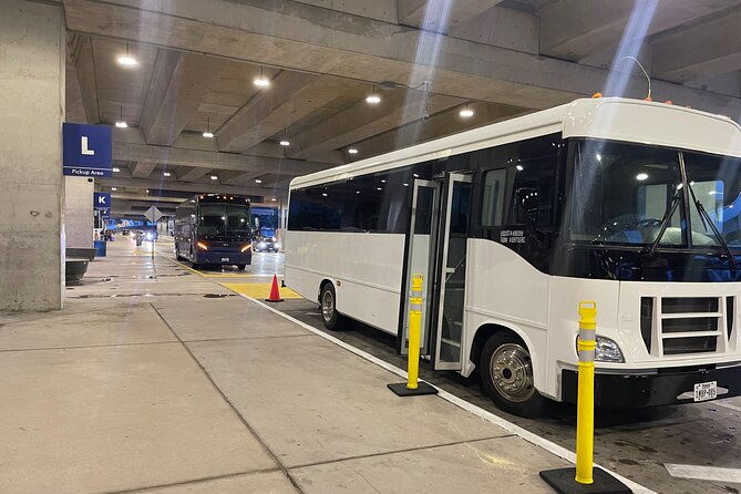 private-austin-bergstrom-airport-transfer-charter-bus-to-austin