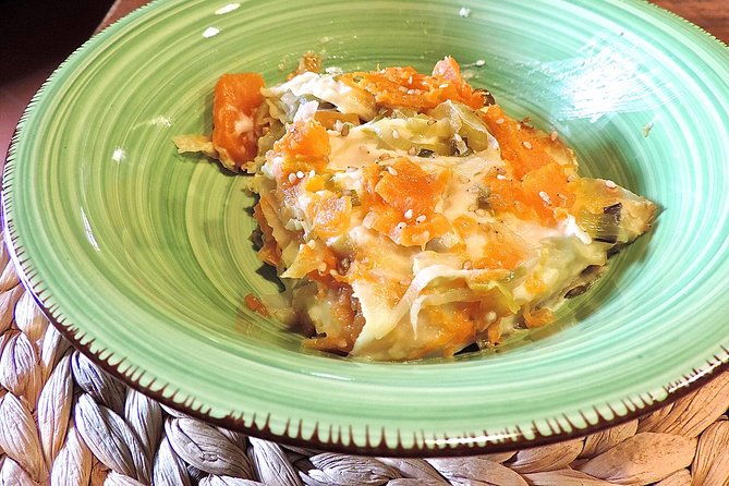 private-authentic-dining-experience-in-a-tuscan-villa-with-simona