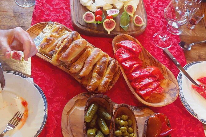 private-authentic-local-food-at-family-home-experince-2