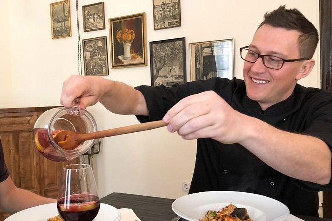 private-authentic-paella-cooking-class-in-barcelona-with-josh