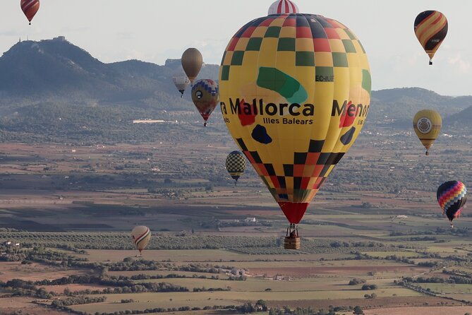 private-balloon-flight-over-mallorca-for-two-people