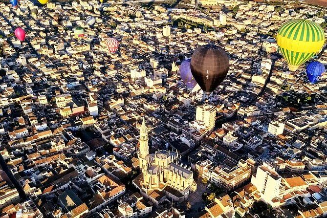 private-balloon-flight-over-mallorca-for-two-people