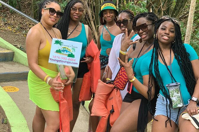 private-bamboo-rafting-with-limestone-massage-in-mobay