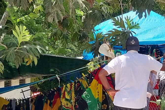 private-bamboo-river-raft-with-limestone-massage-in-montego-bay