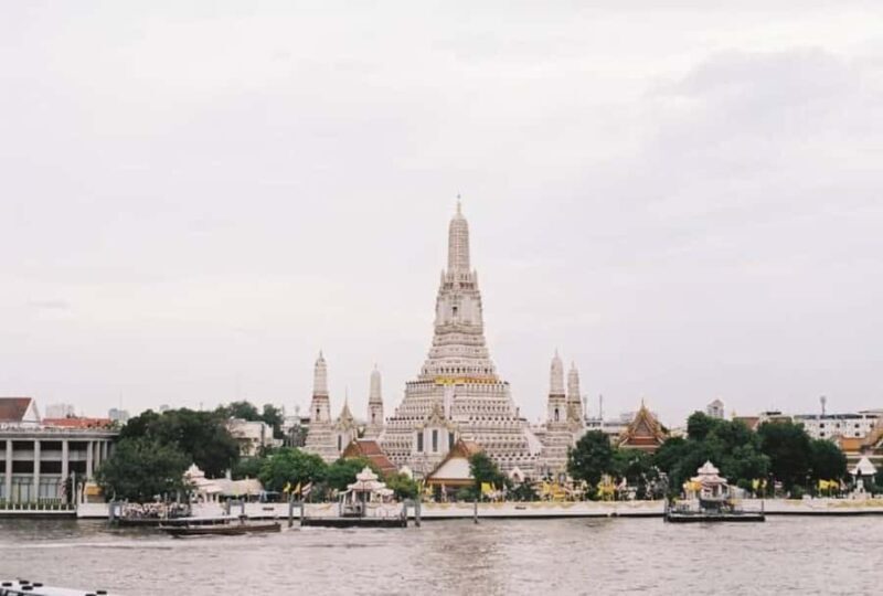 Private Bangkok Tours Sunset Cruise & Calypso Cabaret Show - Who Should Consider This Tour?