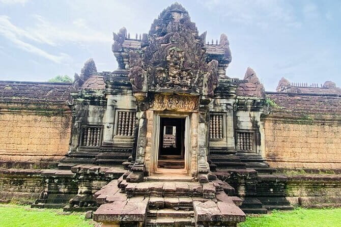 Private Banteay Srei and Roluos Group Temple Tour - Frequently Asked Questions
