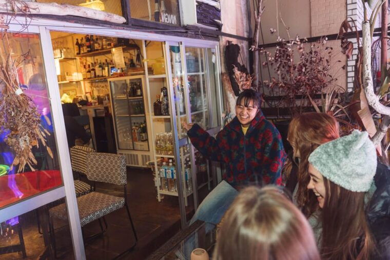 private-bar-hopping-kabuki-cho-tour-with-local-guide