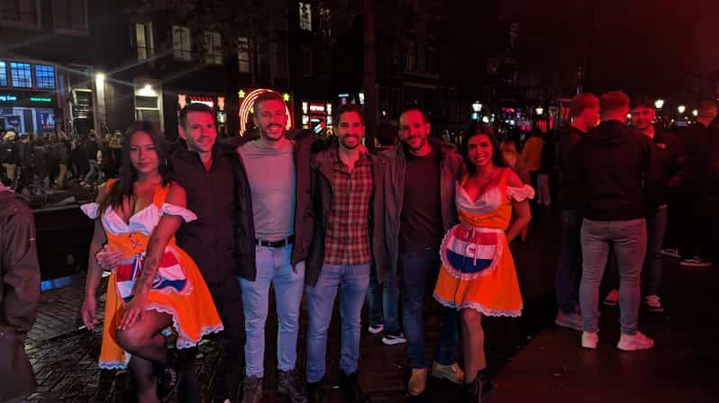 private-bar-tour-with-bar-maid-guide-amsterdam-red-light