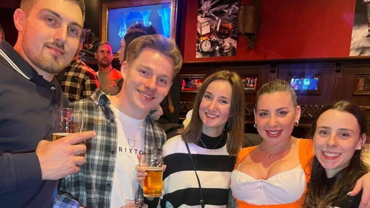 private-bar-tour-with-bar-maid-guide-amsterdam-red-light