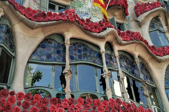 Private Barcelona and Sagrada Familia Tour with Hotel Pick-up - Authentic Insights from Reviewers