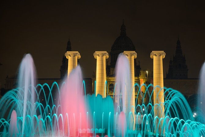 private-barcelona-best-views-old-town-montjuic-castlemagic-fountain-show-tour