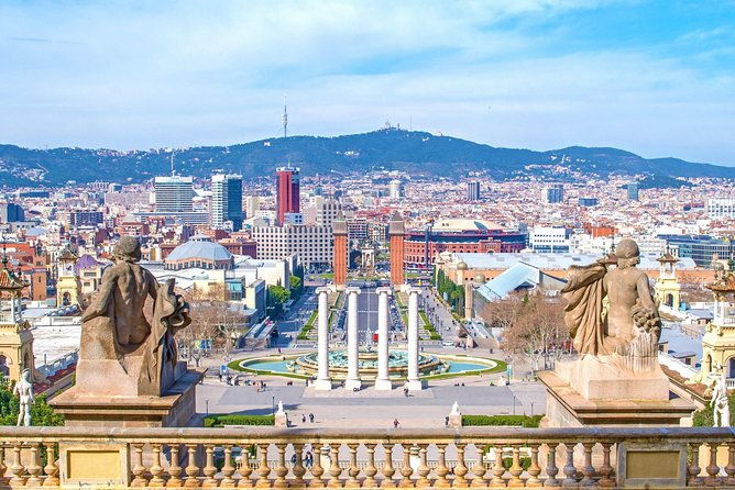 private-barcelona-best-views-old-town-montjuic-castlemagic-fountain-show-tour