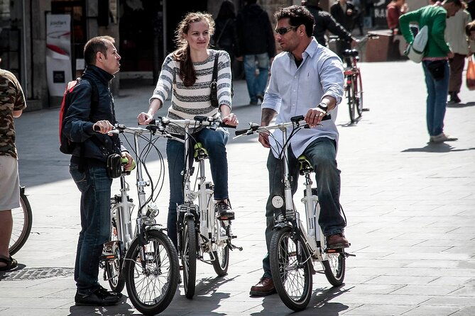 private-barcelona-bike-highlights-sagrada-familia
