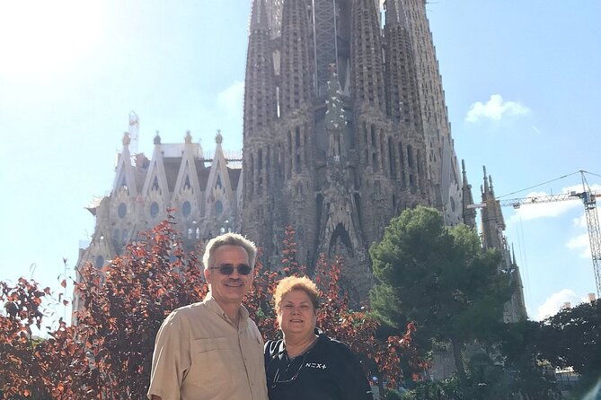 private-barcelona-highlights-gothic-sagrada-familia-park-guell