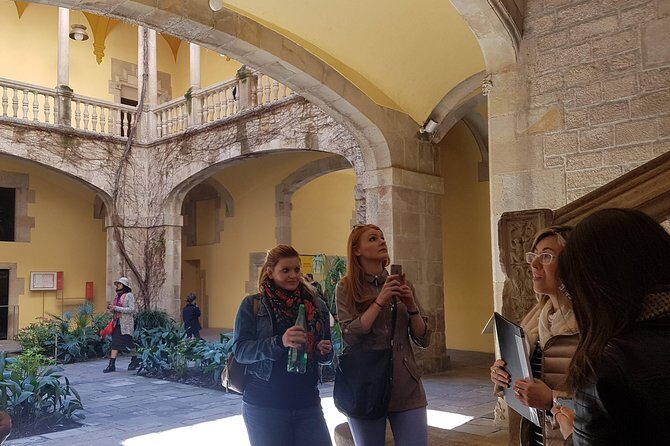 Private Barcelona Old Town and Gothic Quarter Walking Tour - Who Will Benefit Most?