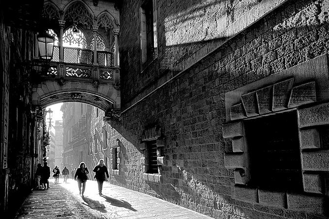 private-barcelona-old-town-walking-tour-gothic-quarter-born
