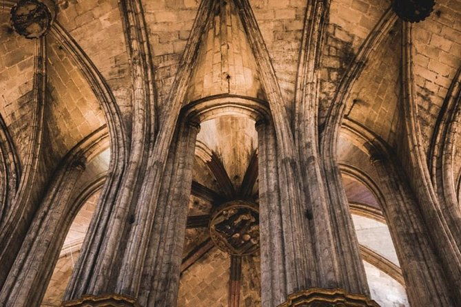 private-barcelona-walking-tour-wine-tasting-tapas-dinner