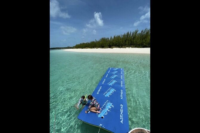 private-beach-day-50ft-sun-seeker-motor-yacht-1-10-guests