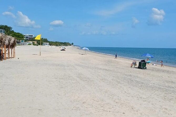 private-beach-day-in-santa-clara-pacific-ocean