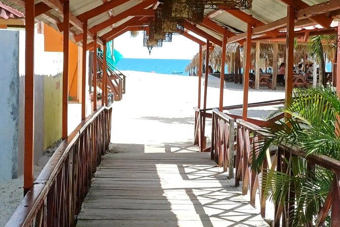 private-beach-day-in-santa-clara-pacific-ocean