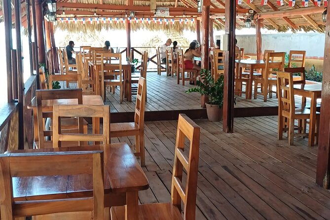 private-beach-day-in-santa-clara-pacific-ocean