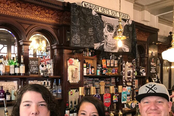 private-beatles-and-london-rock-tour-in-electric-taxi