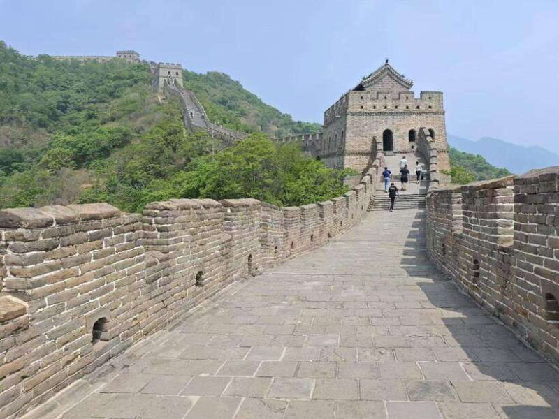 private-beijing-layover-tour-great-wall-and-panda-house
