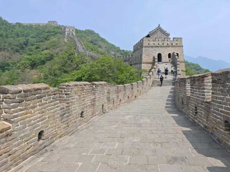 private-beijing-layover-tour-great-wall-and-panda-house