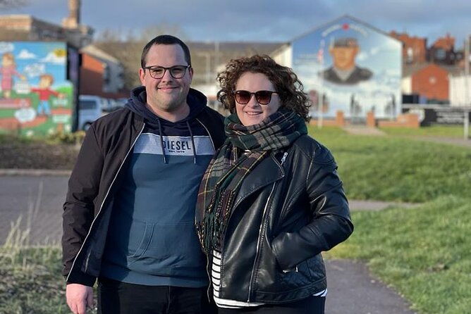 private-belfast-mural-giants-causeway-tour-from-belfast-2-in-1