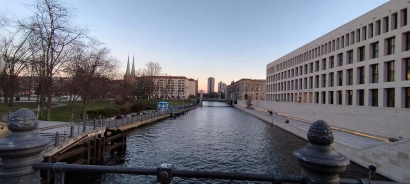 Private Berlin by Evening/Night Minivan, Driver aand Guide - Why This Tour Could Be a Great Choice