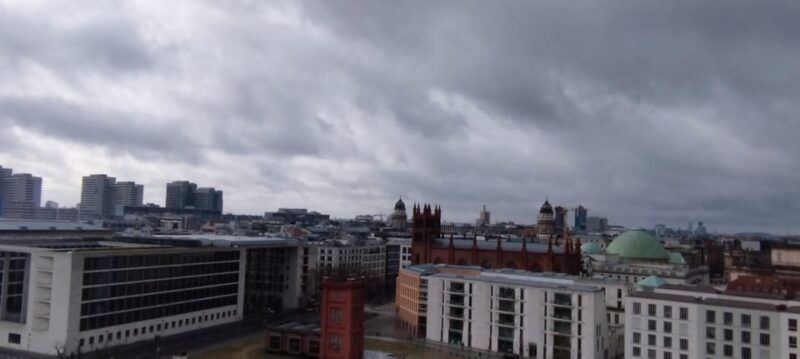 private-berlin-by-night-minivan-with-highlights