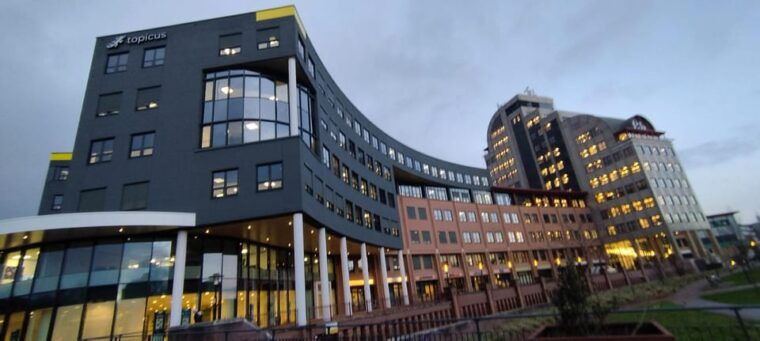 private-berlin-by-night-minivan-with-highlights