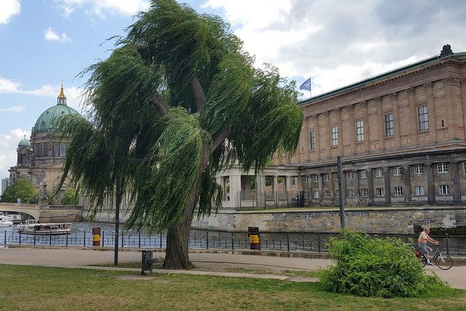 private-berlin-city-center-walking-tour
