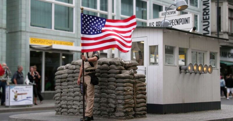 private-berlin-cold-war-tour-by-car-or-on-foot