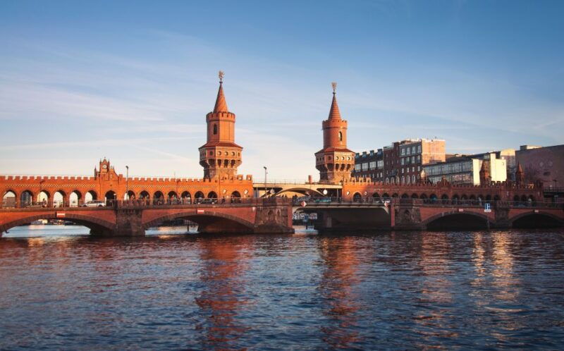 private-berlin-cold-war-tour-by-car-or-on-foot