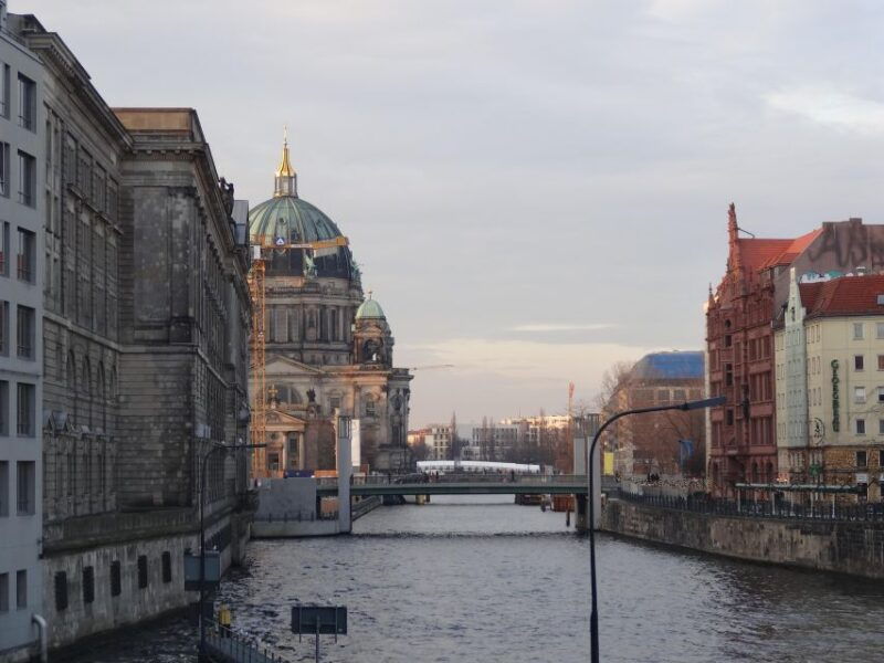 private-berlin-in-a-day-history-tour-with-expert-guide