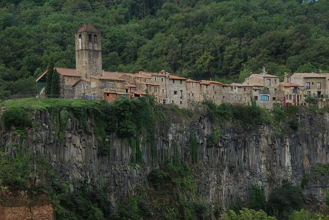 private-besalu-3-medieval-towns-tour-with-hotel-pickup-from-barcelona