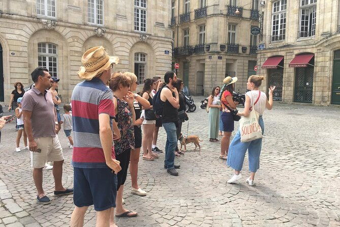 private-best-of-bordeaux-walking-tour-glass-of-bordeaux-wine