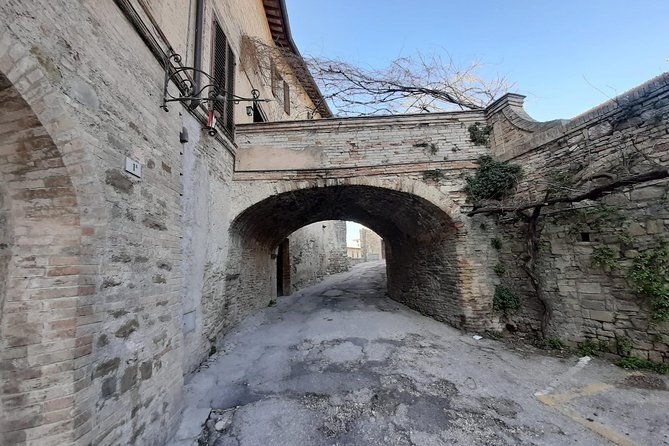 private-bevagna-walking-tour-with-official-guide